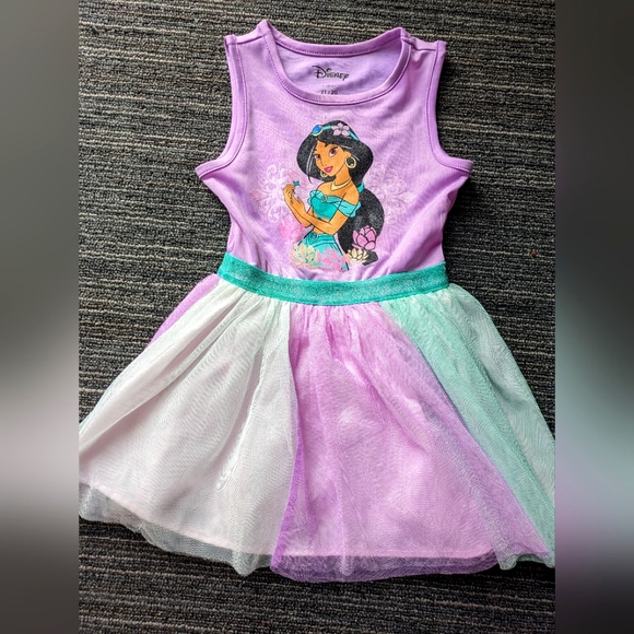 🌞2/15$ Rare Beautifull Jasmine dress 2T - Picture 2 of 8